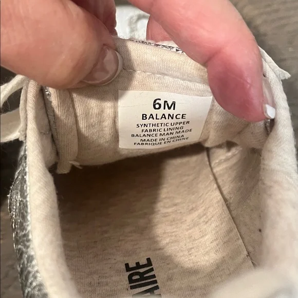 Cushionaire Balance Lace Up Silver Metallic Sneakers Size 6 - Picture 2 of 10